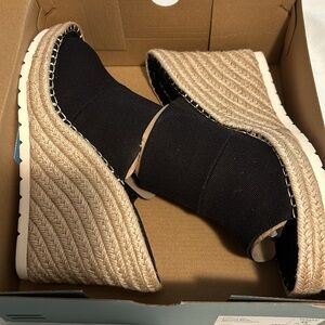 NWB TOMS Monica Mules Black